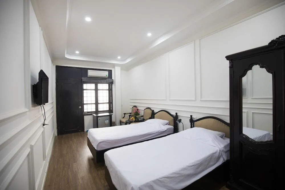 TrangTien Hostel