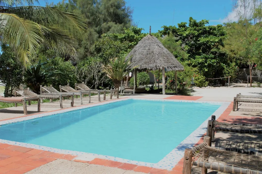 Pakachi Beach Resort & Hotel