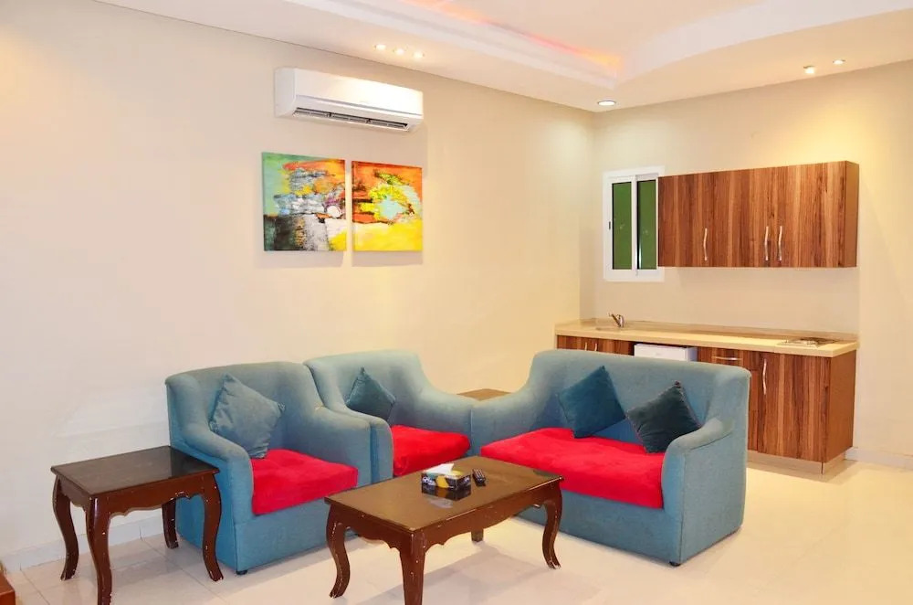Quiet Rooms 3 Serviced Apartments