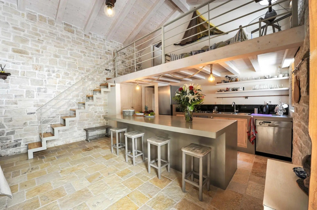 Leonora House by PaxosRetreats