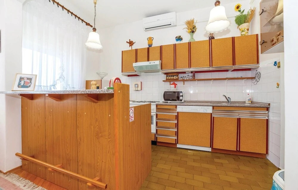 Awesome Home in Dramalj With Wifi and 2 Bedrooms
