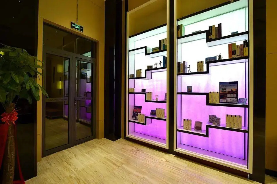 Lavande Hotel Wuhan Xudong