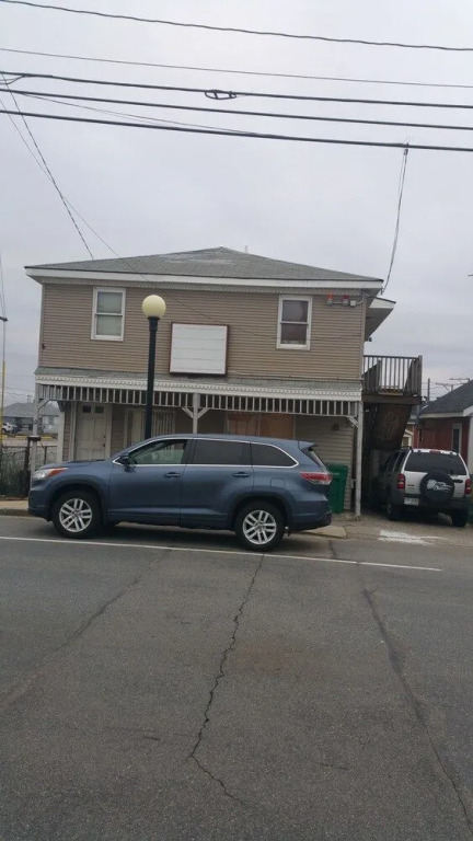 12 Ashworth Ave suites
