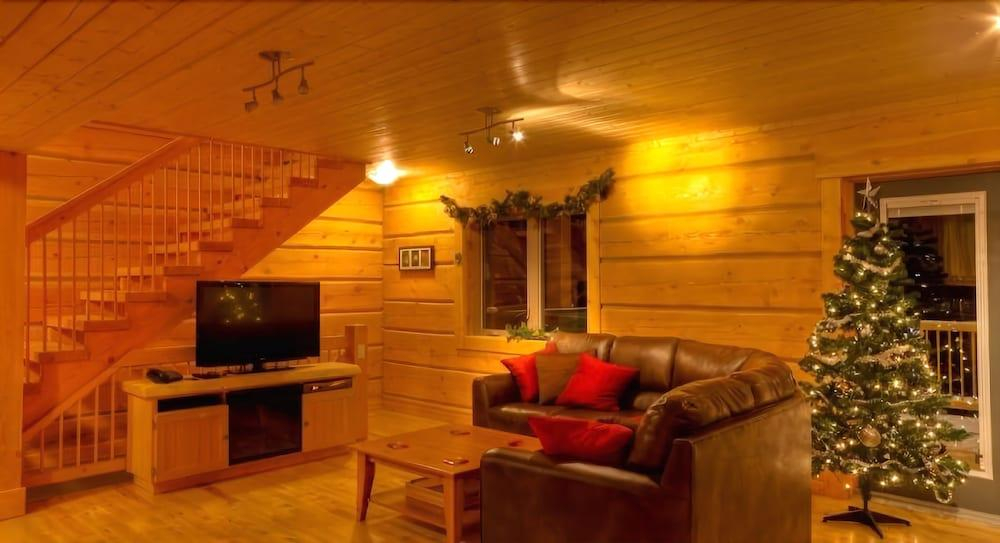 Mount 7 Lodges