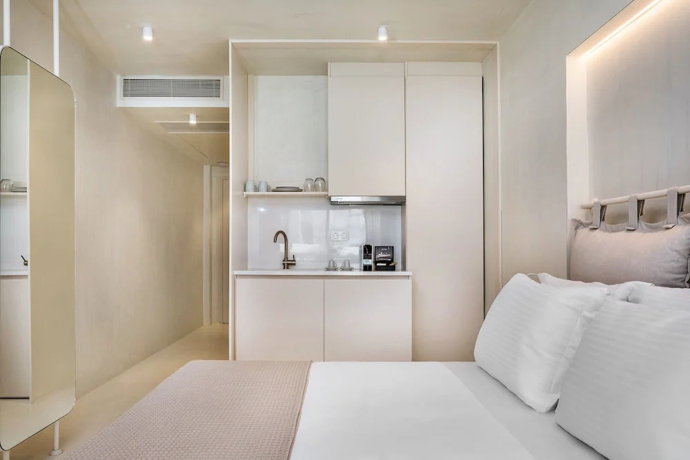 Cocoοns Suites & Villas Fourka