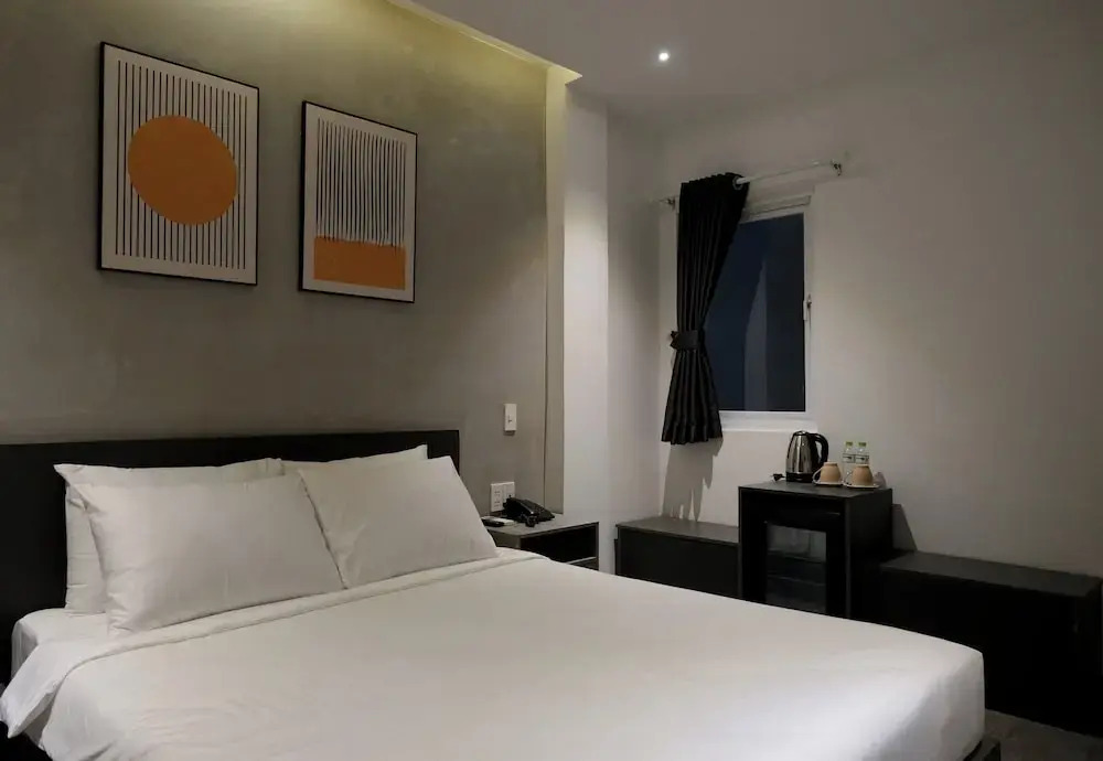 Nicecy Hotel - 218 Le Thanh Ton Street