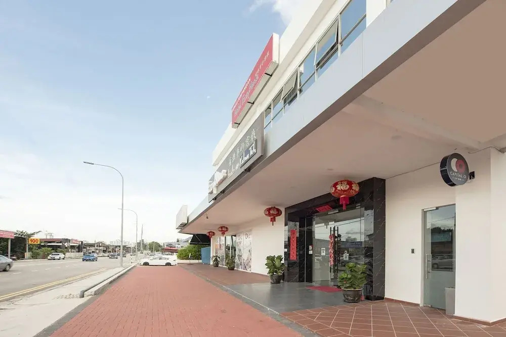 Capital O 90447 Hotel Ezzyhome Kebun Teh