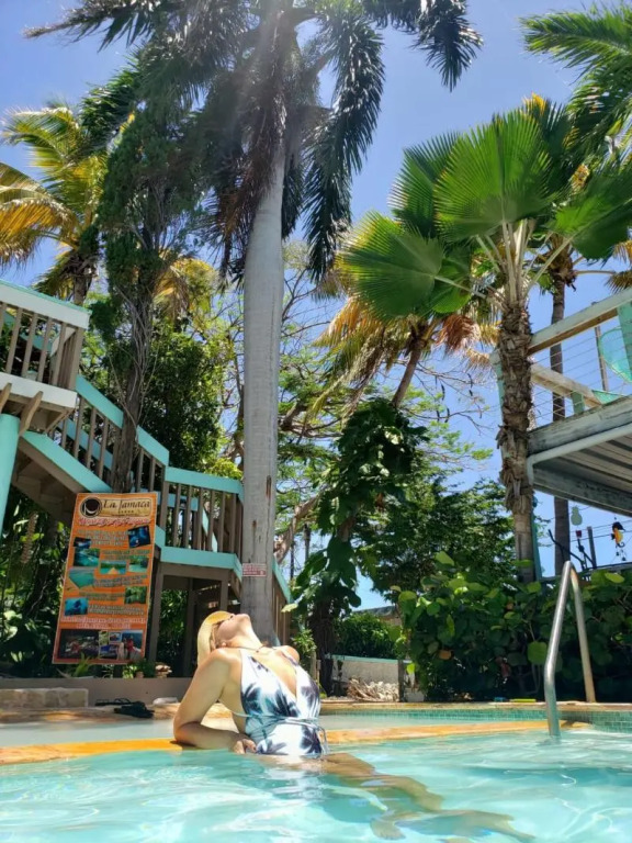 La Jamaca - An Island Vibe Hotel