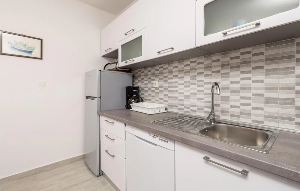 Awesome Apartment in Stara Novalja With 2 Bedrooms and Wifi