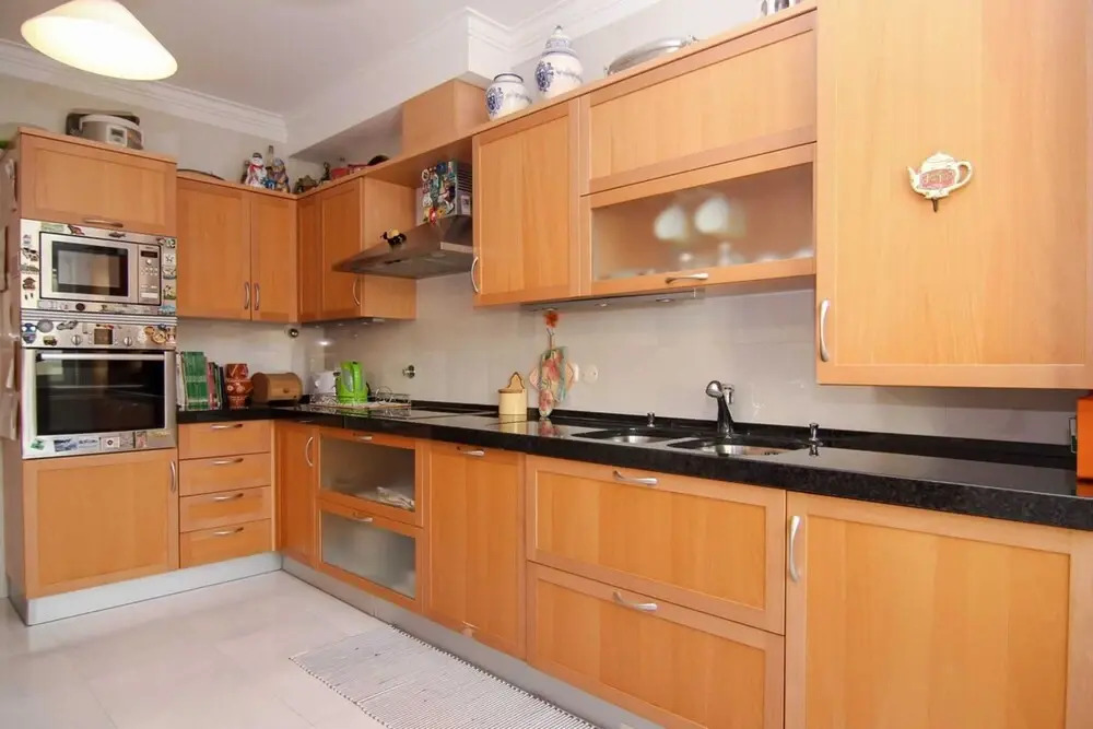 3 Bedroom Apartment by the Sea with Balcony