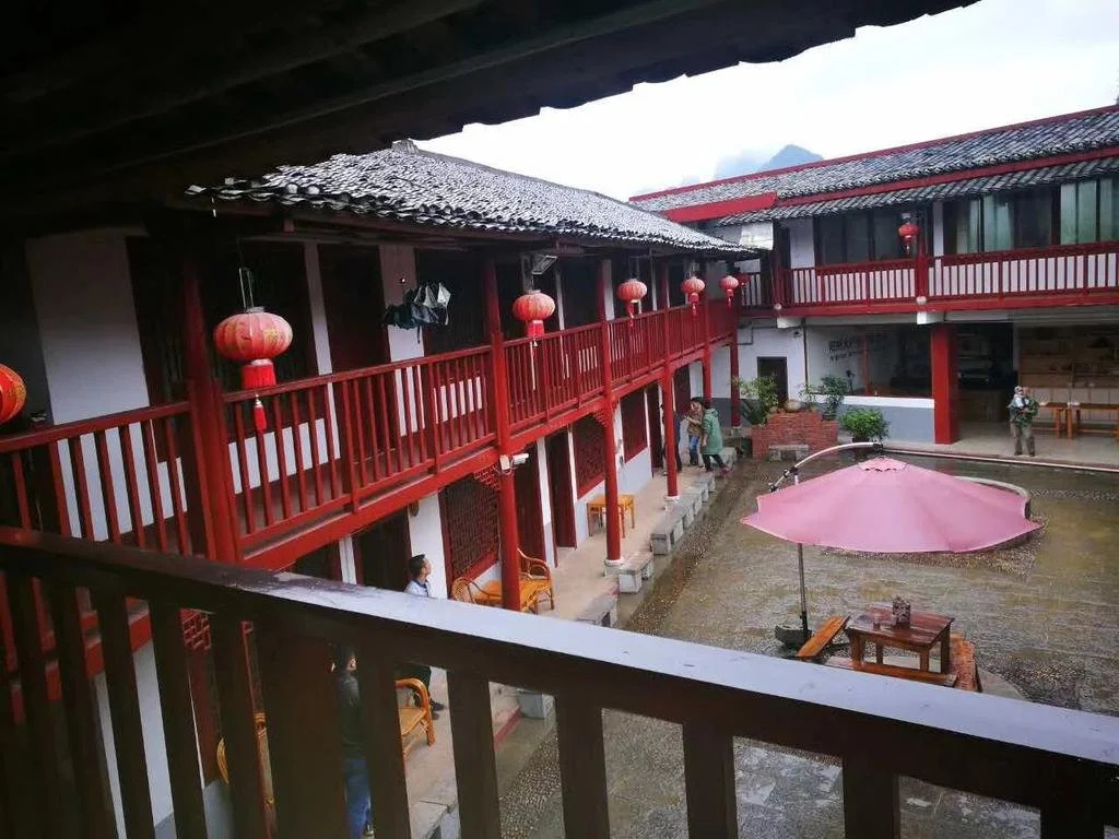 Yangshuo Dahuwai Camps Hotel
