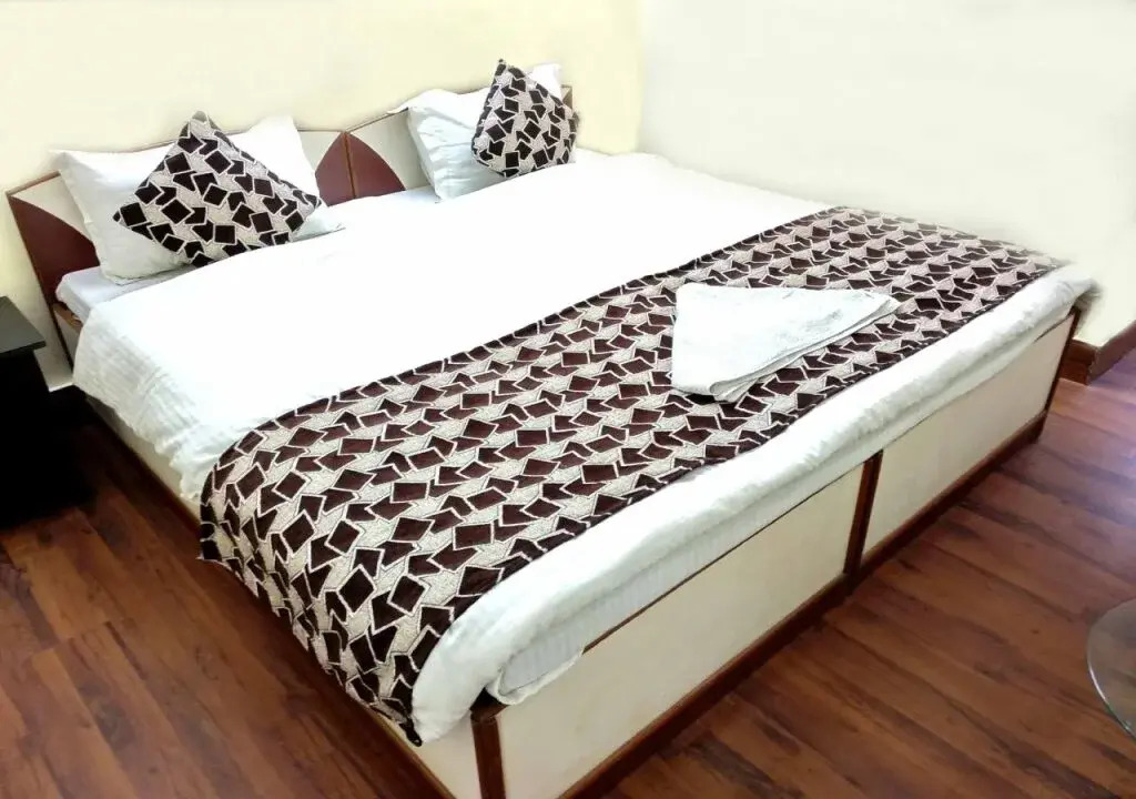 Hotel Ishwar Palace