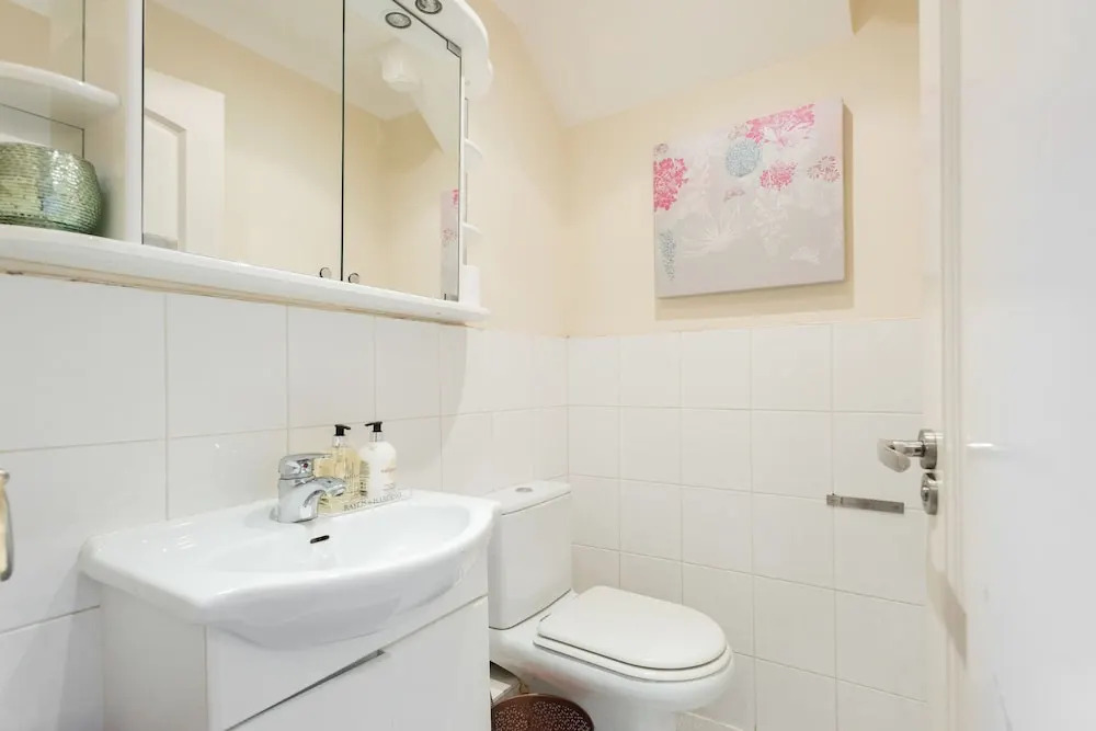 Lovely 3 bed house close to central