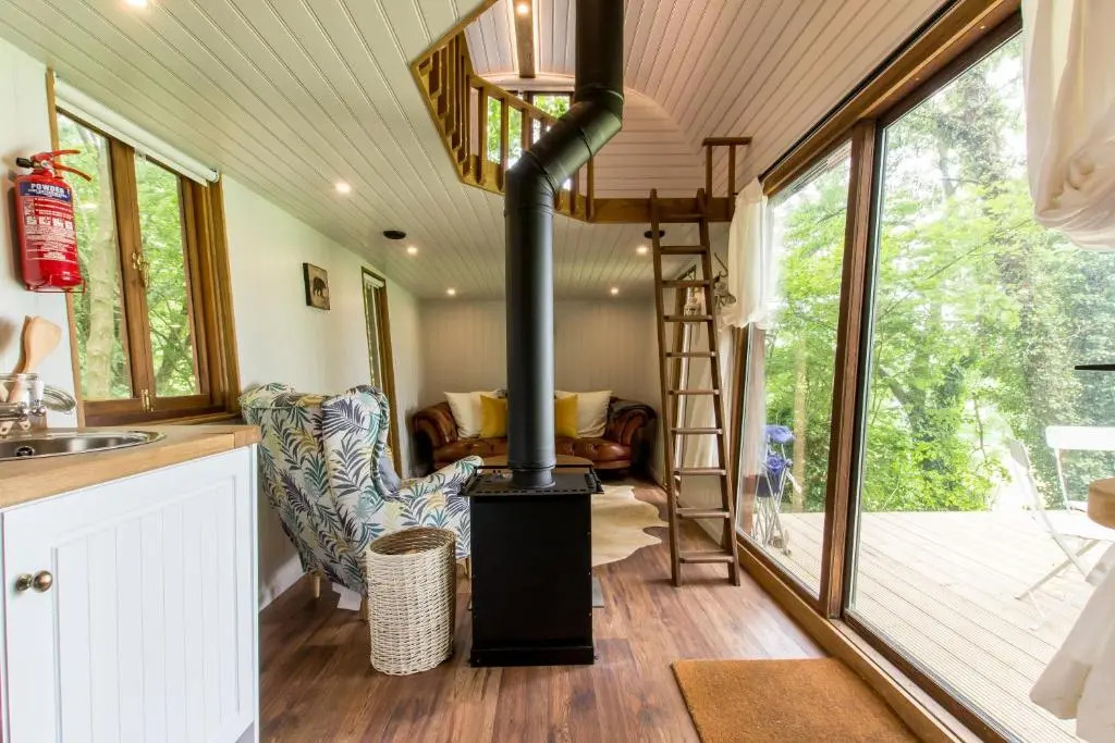 Extraordinary Huts Ltd