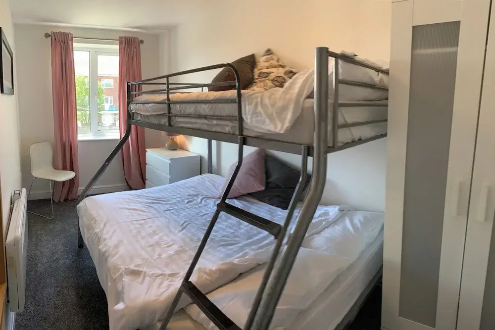 Beachside Home - Sleeps 5, Garden, Parking & Pets