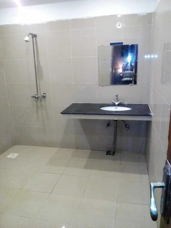 Gulberg Tower Hotel