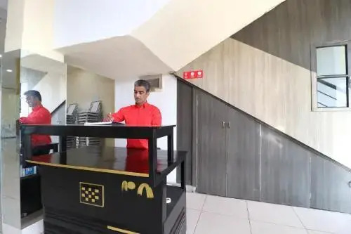 Leo by OYO Rooms
