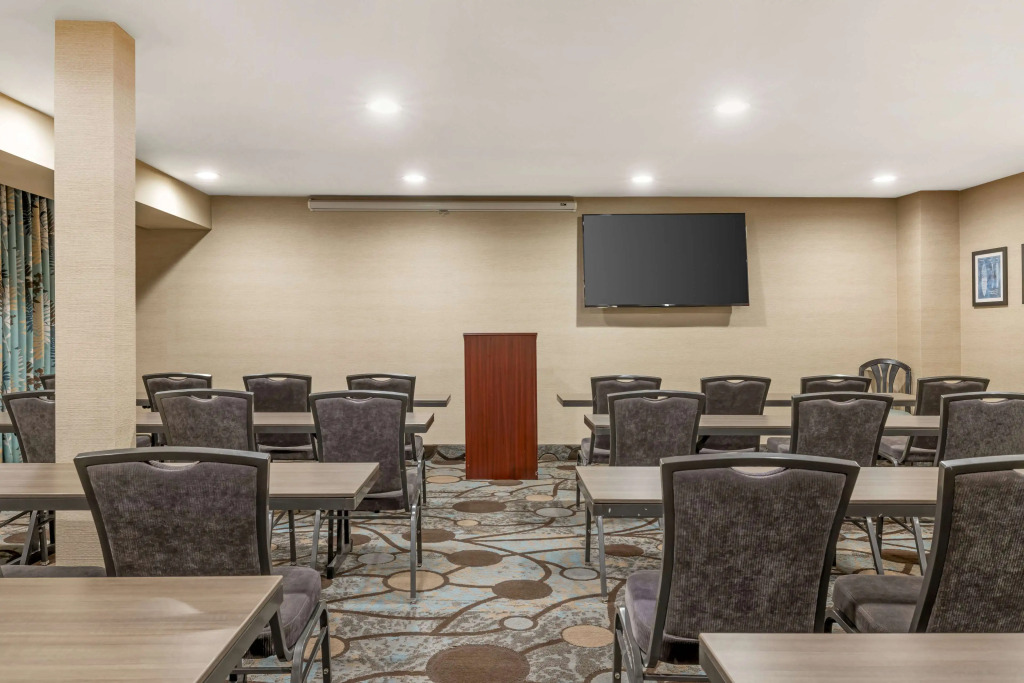 Best Western Plus Oceanside Palms