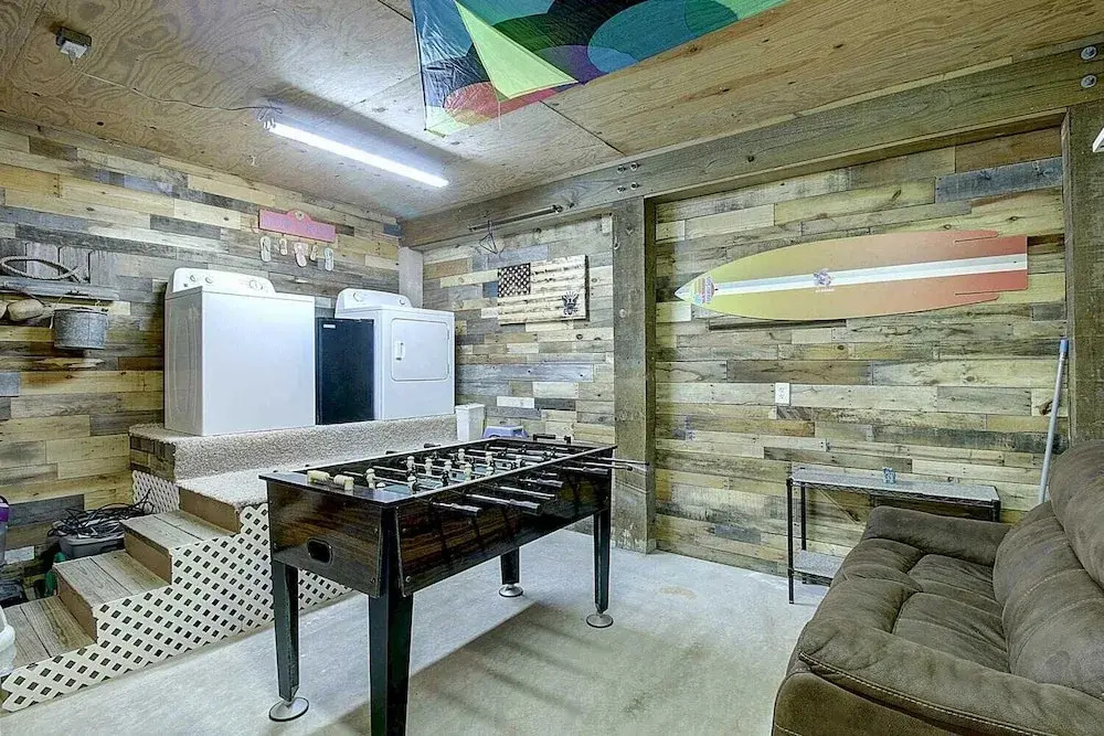 Spacious & Pet Friendly + Game Room Sleeps 10