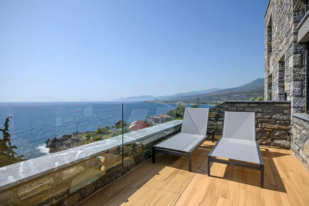 Selini Penthouse Suite