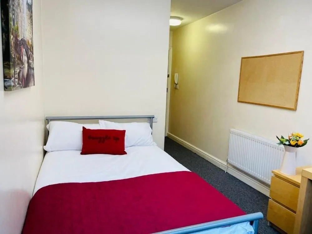 Sangha House - Ensuite Rooms with Shared Kitchen Facilities