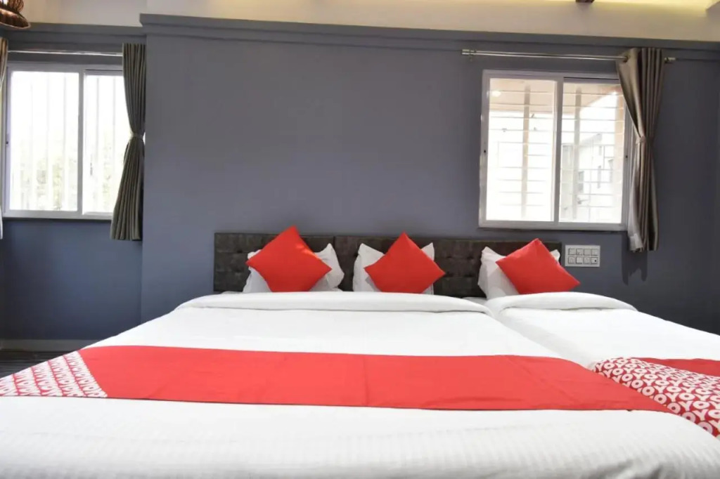 Hotel Ashirwad, Solapur