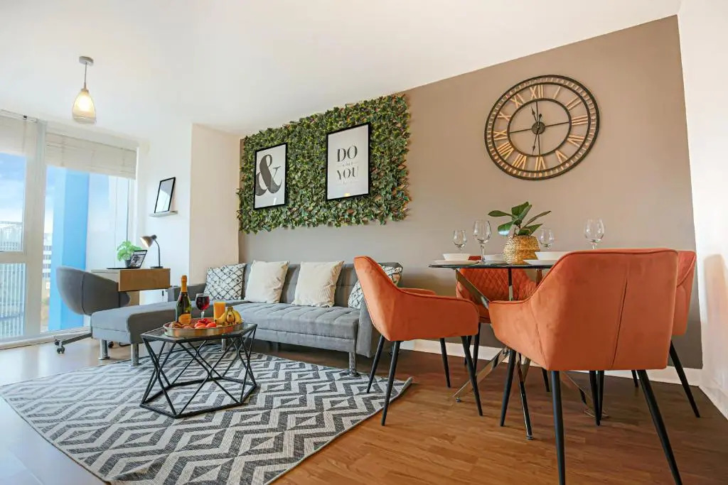 Luxury 1 Bedroom Hub Apartment - Central MK - Free Parking & Smart TV by Yoko Property
