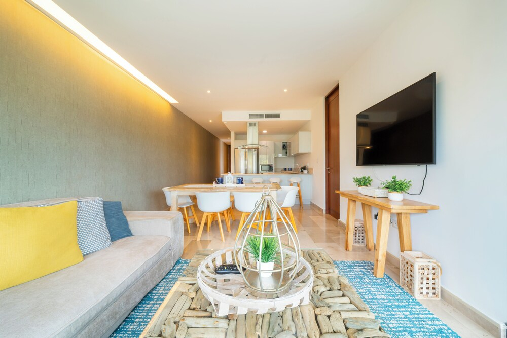 2 BR Roof Pool & Gym - Cruz con Mar 406