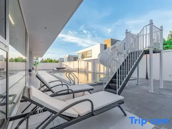 TML-L1 Luxury Villa 6 Rooms 8 Bathrooms (Luxury KTV Room + Pool + Pool Table + Fitness Area)