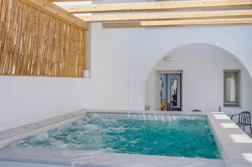 Symphony Suites Santorini