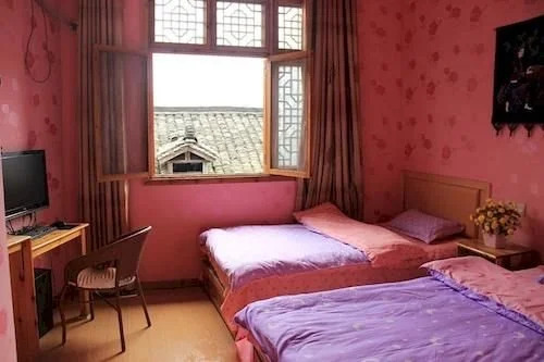 Fenghuang 999 Border Town Inn