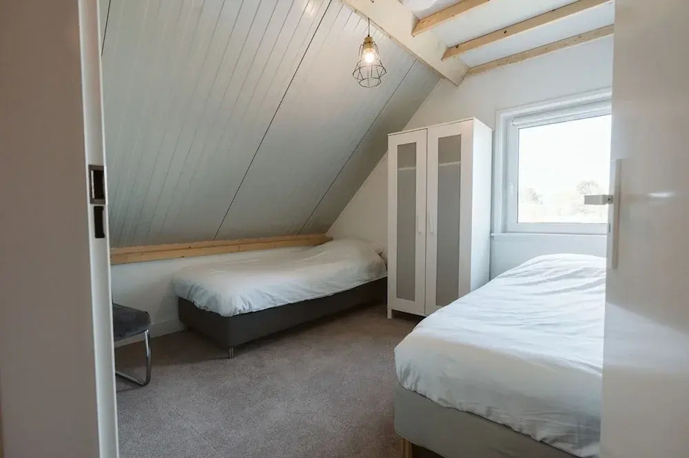 Large, Elegantly Furnished Holiday Home With Lots of Privacy on a Family Park