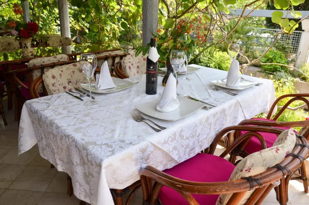 Villa Velzon Guesthouse