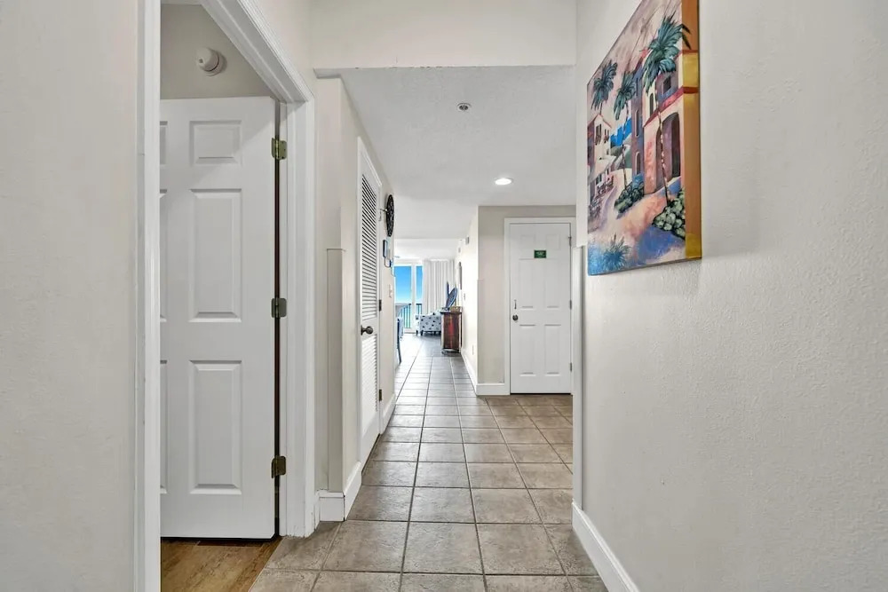 Majestic Beach Towers 1-1304