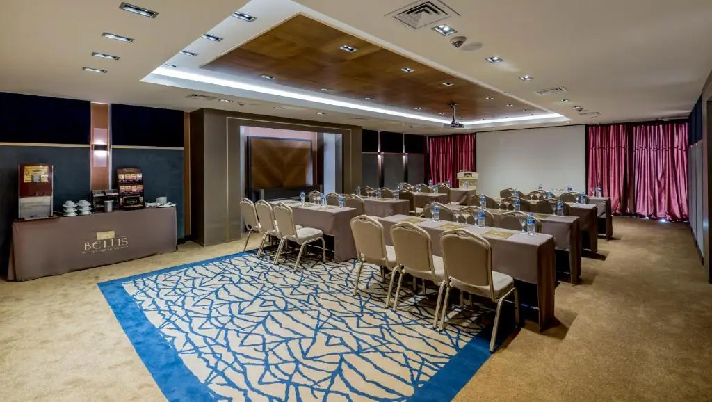 Bellis Deluxe Hotel & Heated for Winter Aqua Park