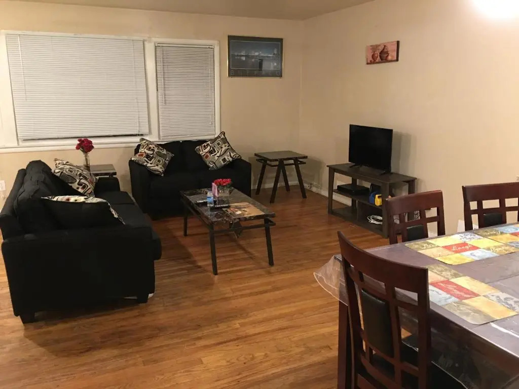 Quiet House Near New York City with Parking