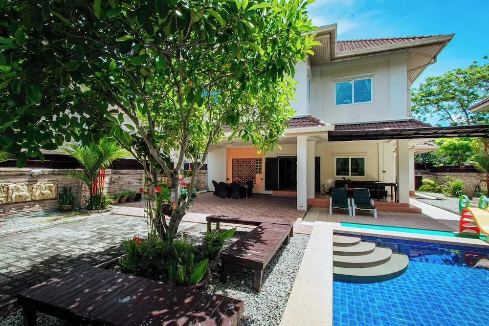 PRIVATE RESIDENCE HOSTED by Sasithorn