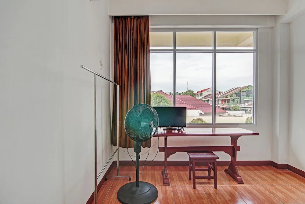 Hotel O Pondok Anggrek Syariah