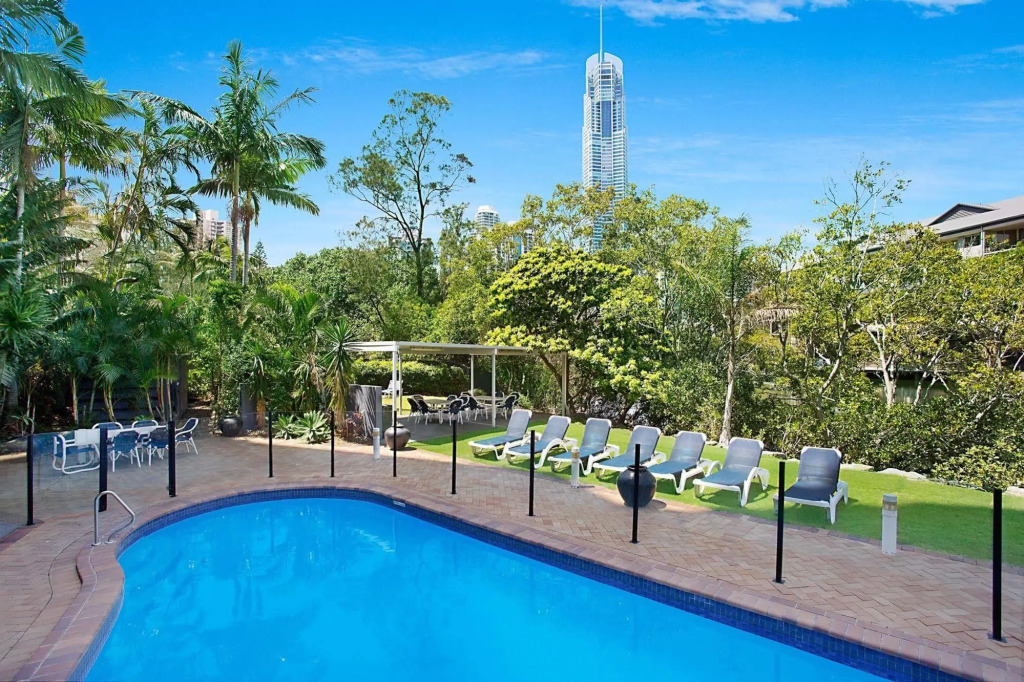 Surfers Plaza Resort