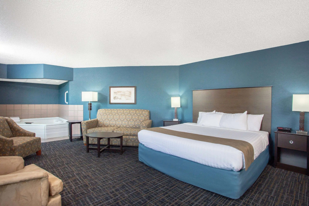 AmericInn by Wyndham Hayward