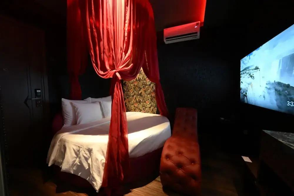 Lamour Hotel