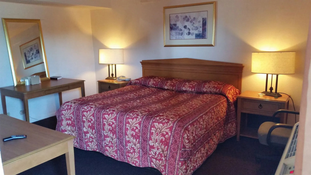 Skylark Motel