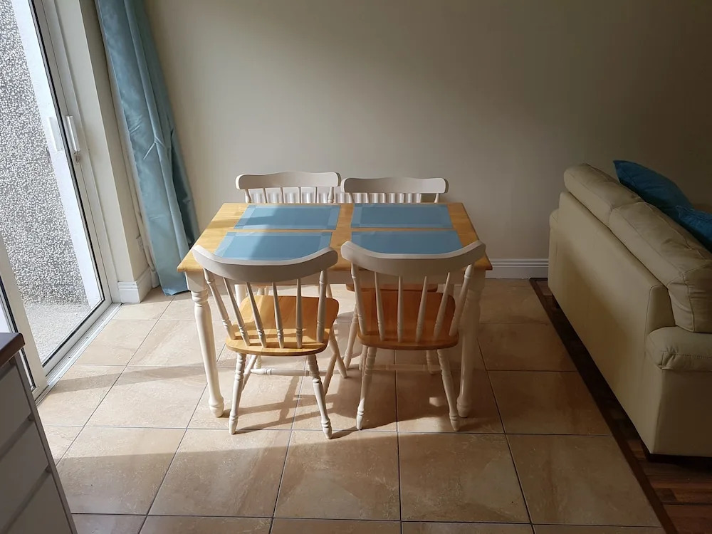 3 Bed Newly Renovated Cork city Sleeps 5