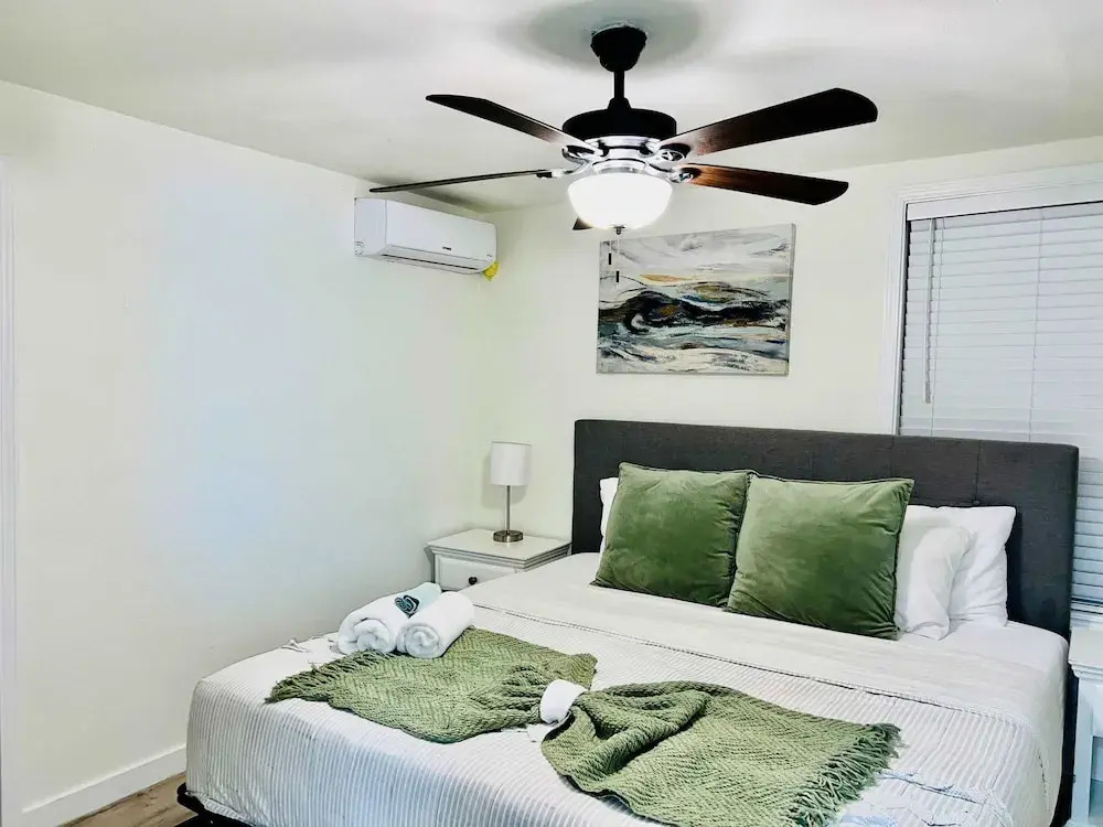 Boardwalk Bungalow 2 Up to 3