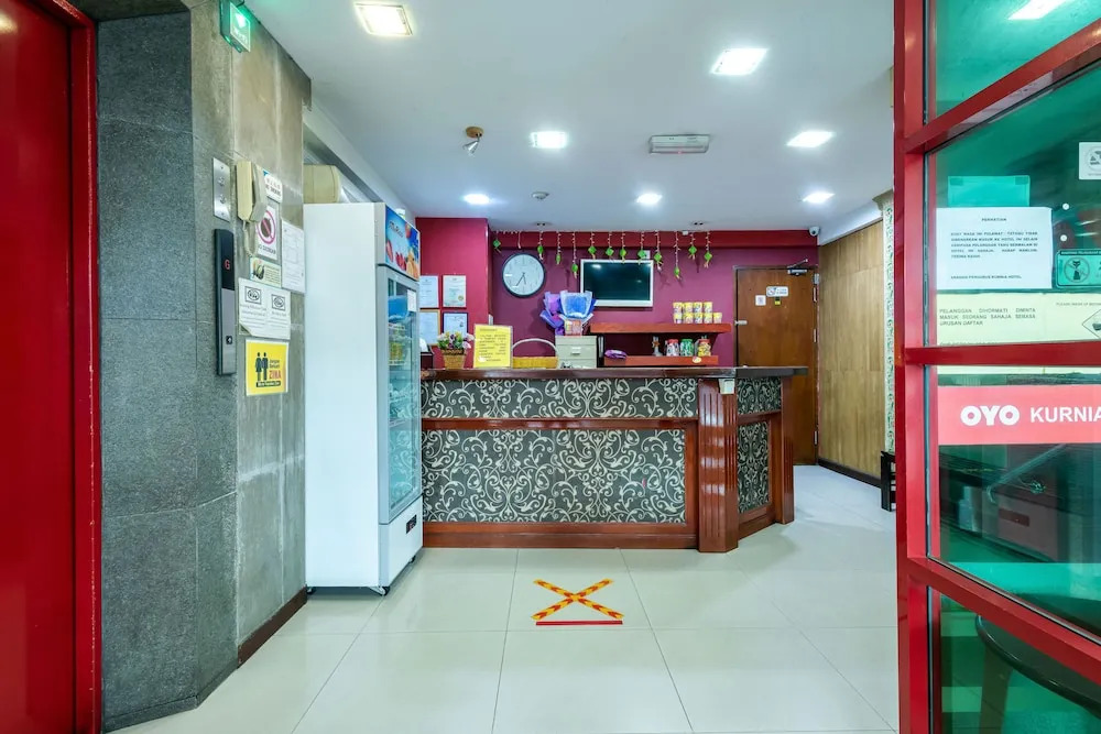OYO 89997 Kurnia Hotel