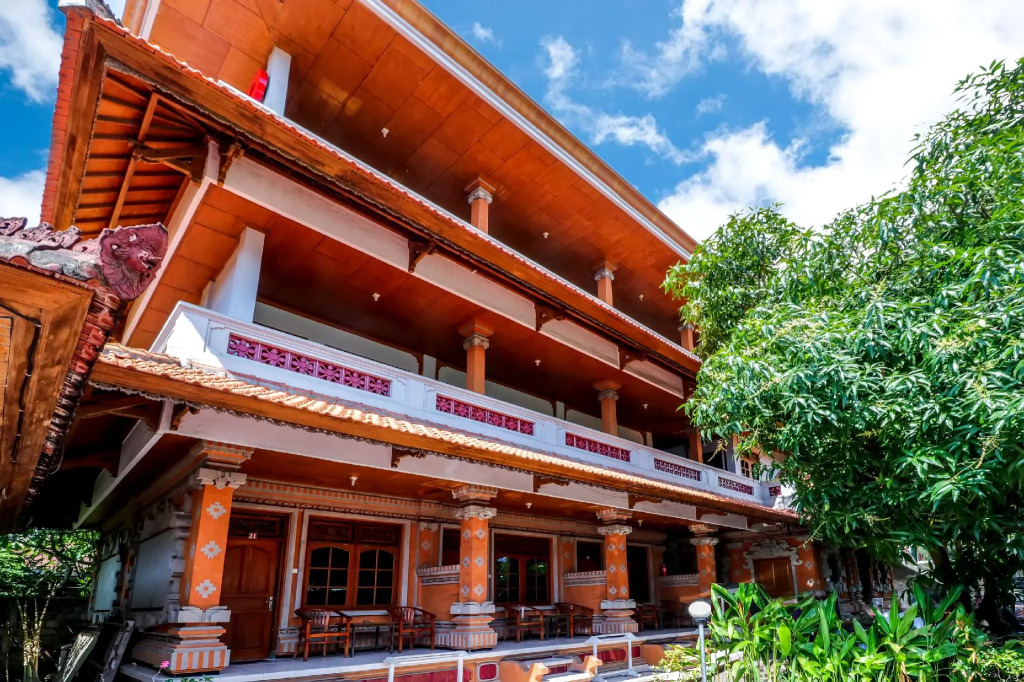 OYO 2411 Taman Mekar Beach Inn 2
