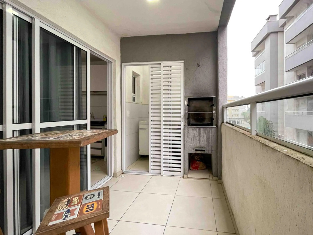Apartamento Ubatuba, AR, Varanda Gourmet, Piscinas e 300mt Praia
