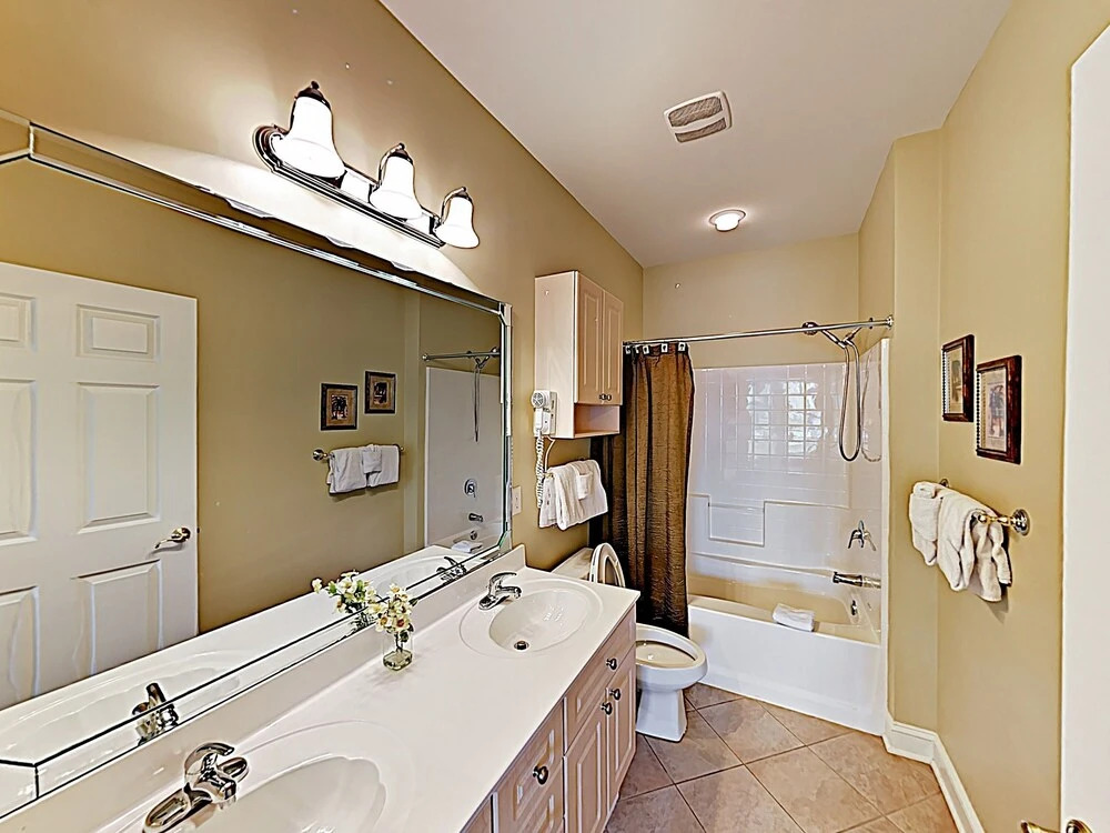 New Listing! Centrally Located W/ Pool 3 Bedroom Condo