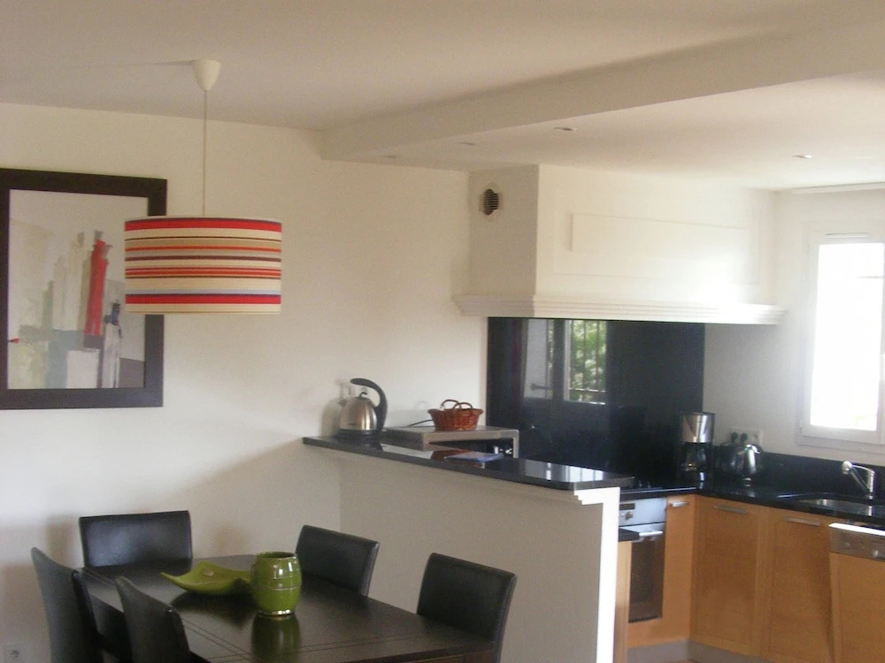 Tidy Appartment With Dishwasher and AC, 10 km From the Beach