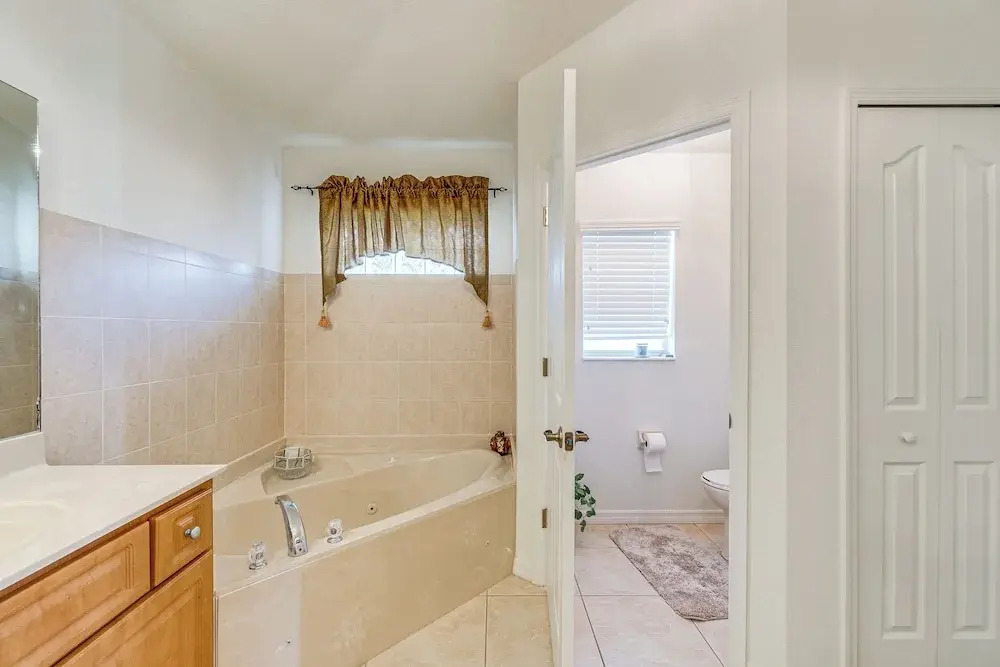 Port Charlotte Home ~ 3 Mi to Beach & Harbor!